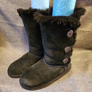 Women's Size 6 UGG F10011G 3 Button Black Suede Leather W/ Sheepskin Lined Boots